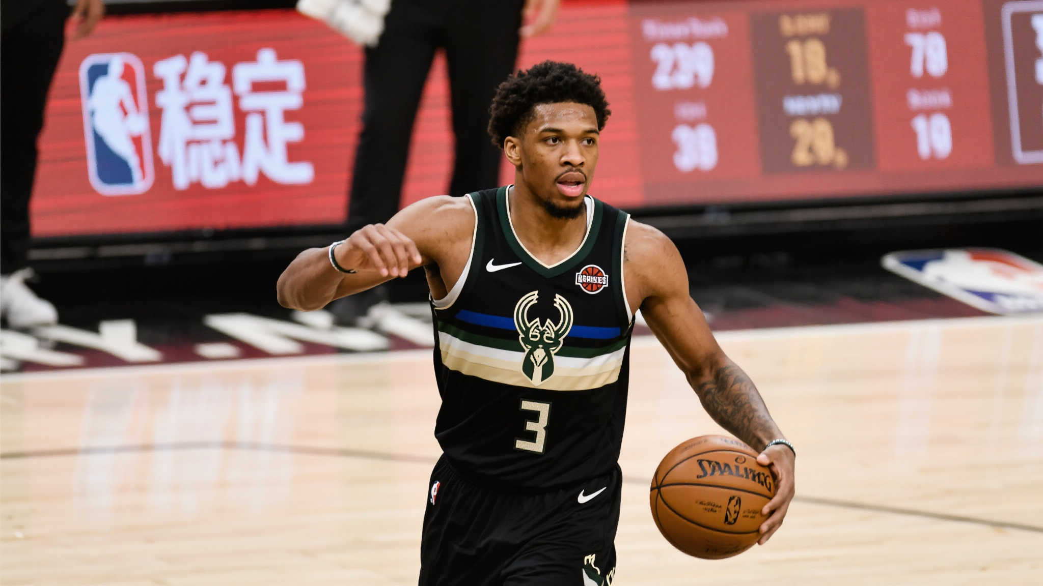 季后赛场均12.7分三分49.2%!内史密斯有资格3年6450万提前续约 在竞争激烈的NBA舞台上,“稳定”是一项弥足珍贵特